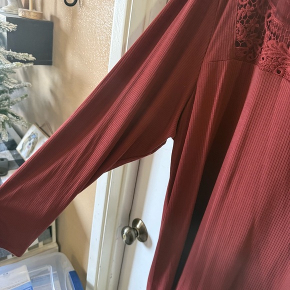 Torrid Woman’s Plus Size Brick Red Longsleeve Blouse Tunic 5X NWT - Picture 3 of 6